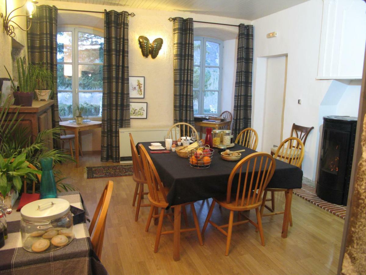 Chateau De Montfroc Bed and Breakfast Esterno foto