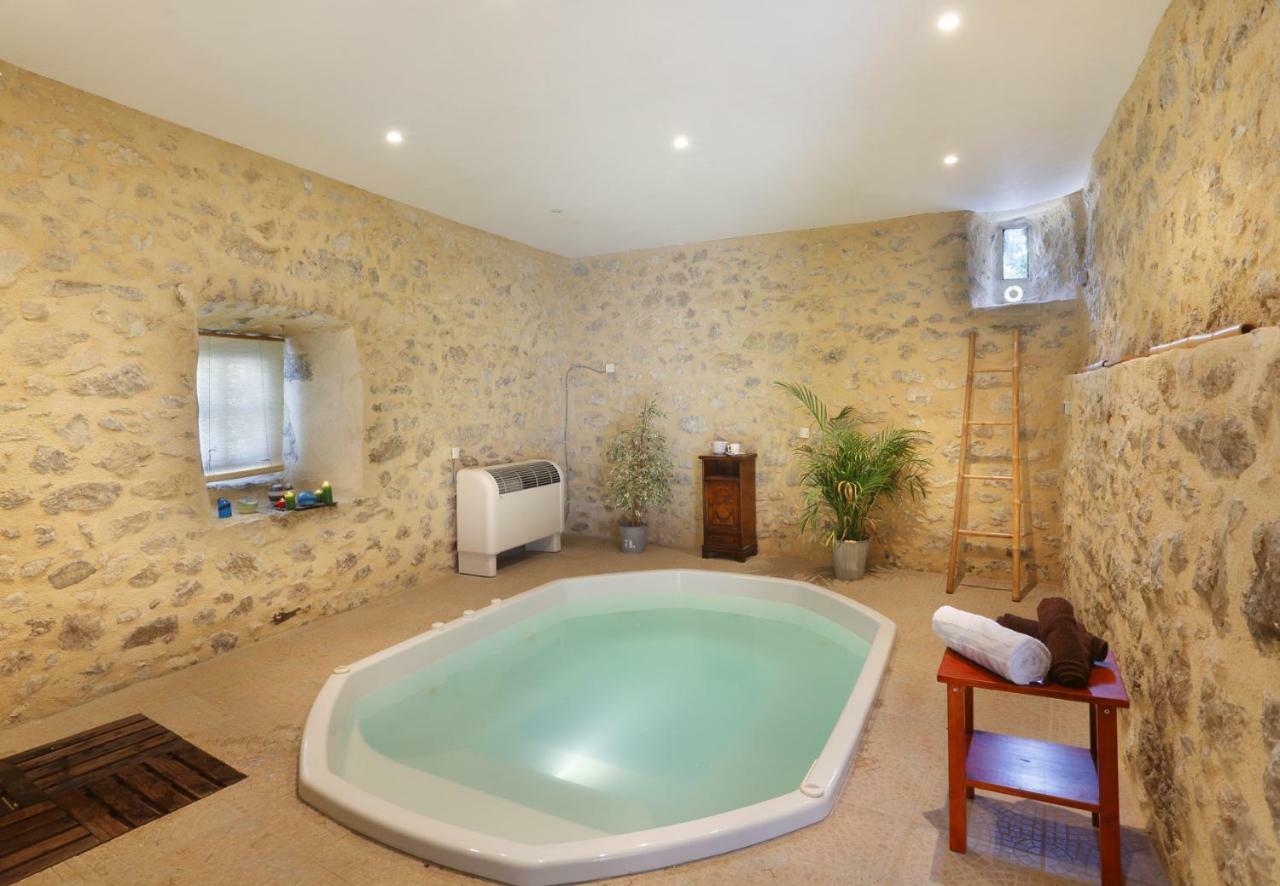 Chateau De Montfroc Bed and Breakfast Esterno foto
